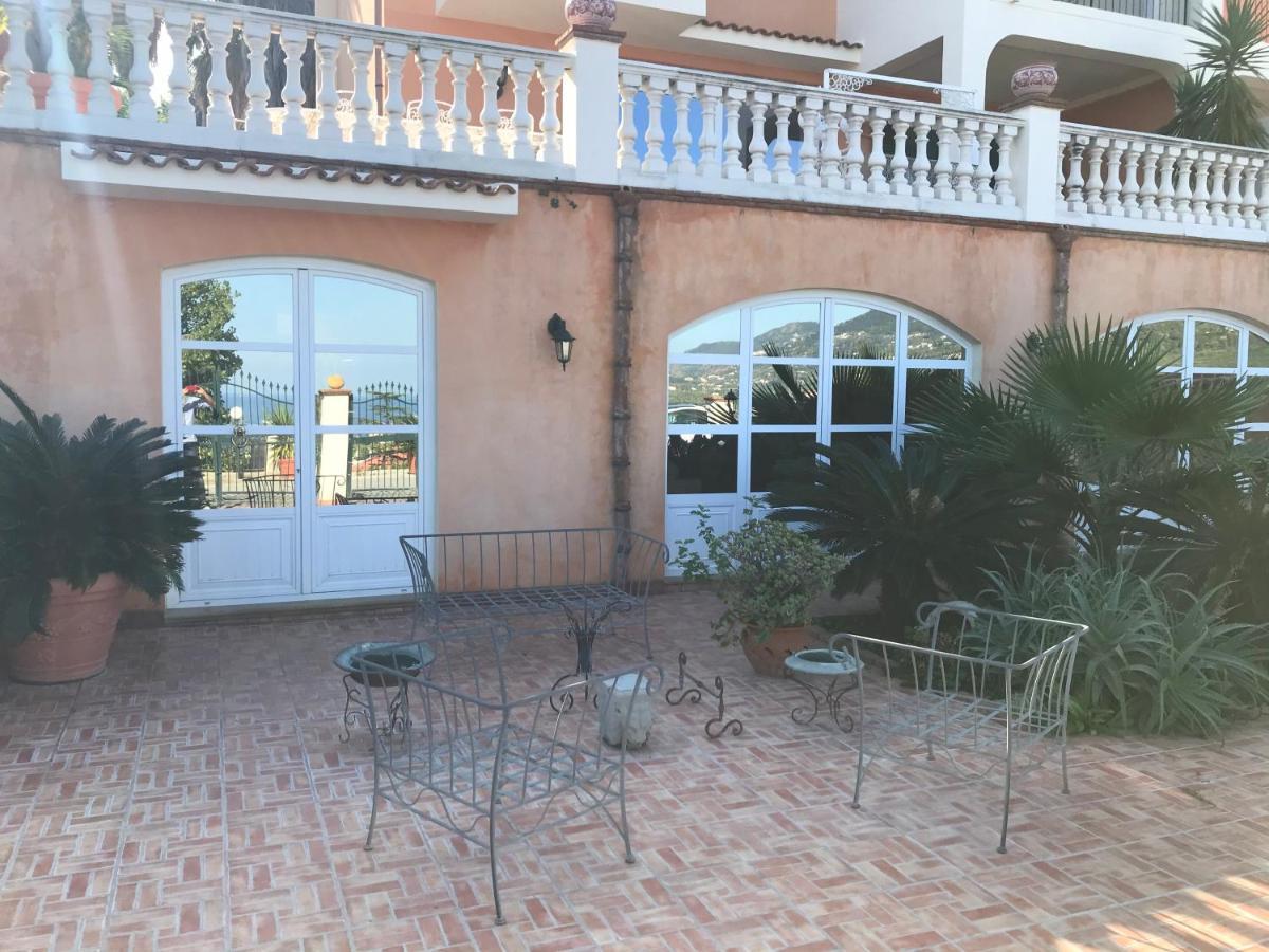 Villa Grace Патти Экстерьер фото