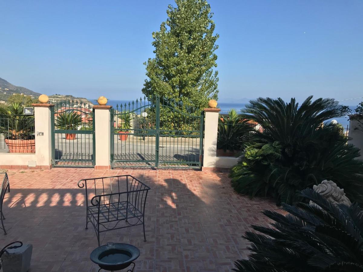 Villa Grace Патти Экстерьер фото