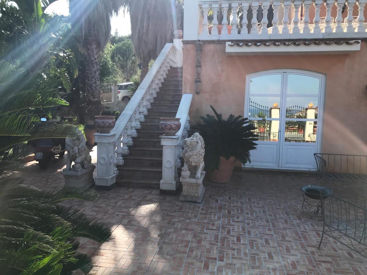 Villa Grace Патти Экстерьер фото