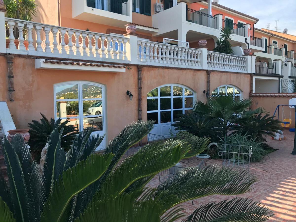 Villa Grace Патти Экстерьер фото