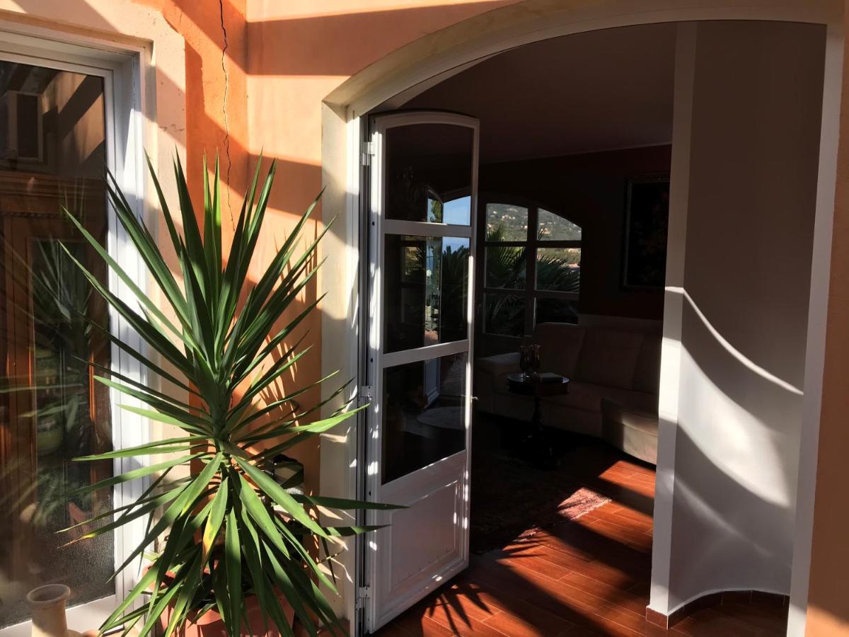 Villa Grace Патти Экстерьер фото