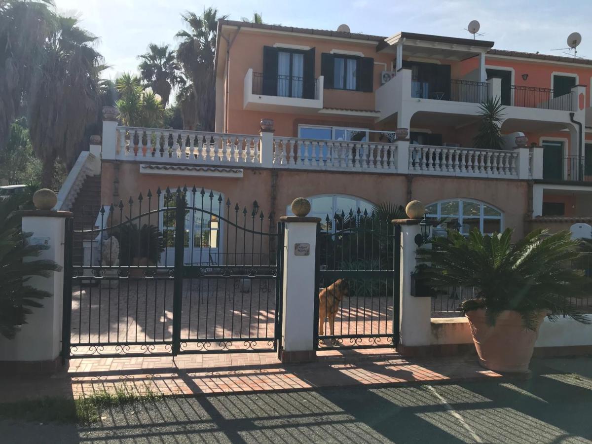 Villa Grace Патти Экстерьер фото